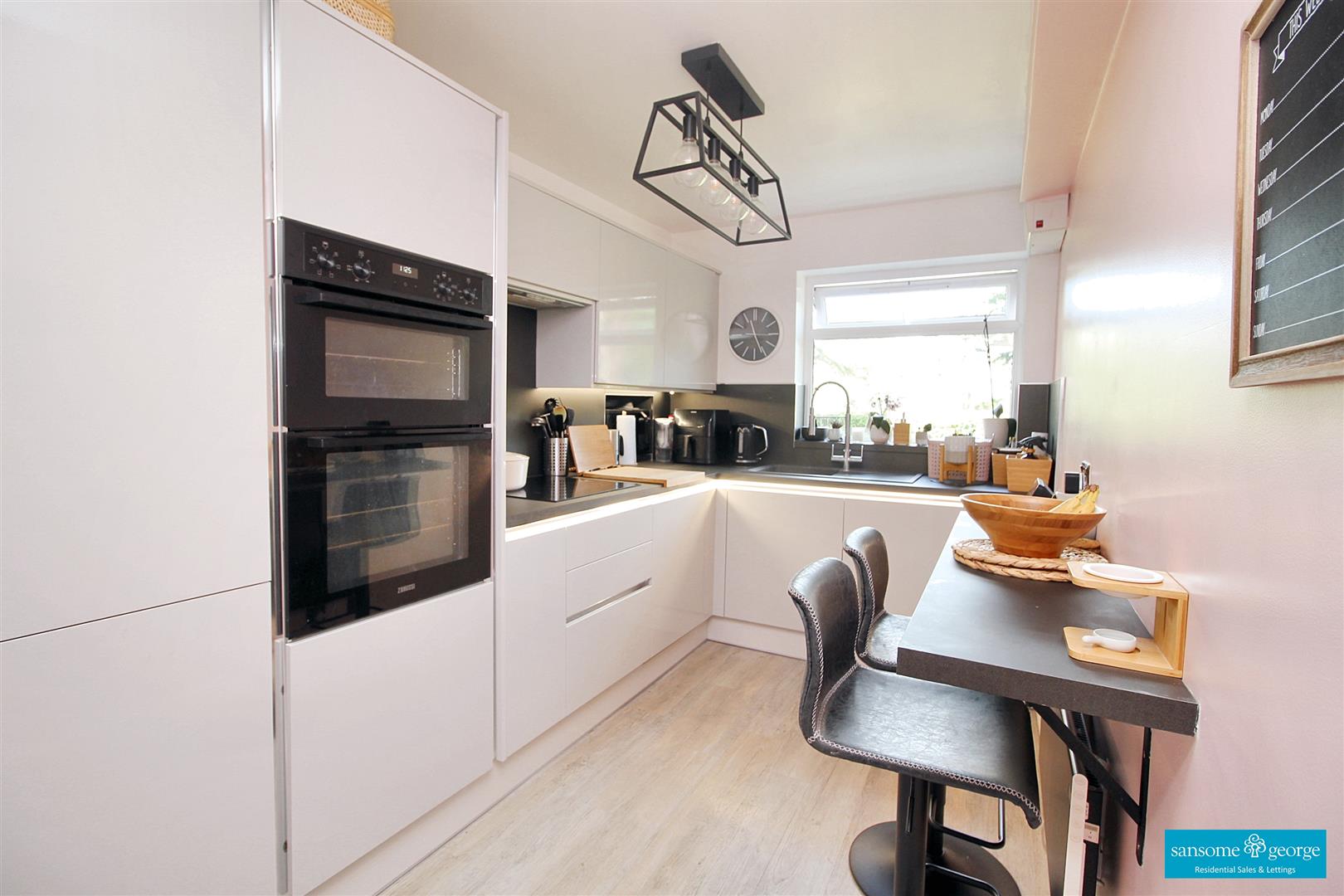 2 bed property in Southcote Road, Reading